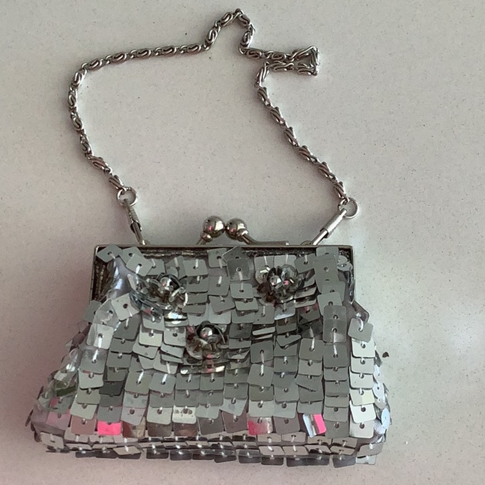 Sequence coin purse